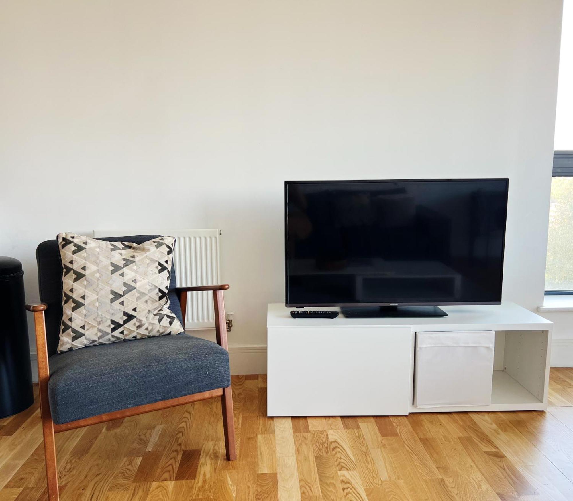 Stunning Riverside View Apartment, Near Canary Wharf & O2 Лондон Екстериор снимка